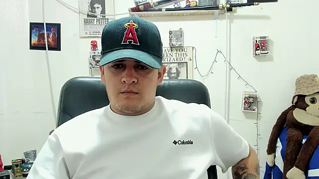 Snapshot of ney_22 chatting on 12.04.25 ney 22 online show from 12.04.25