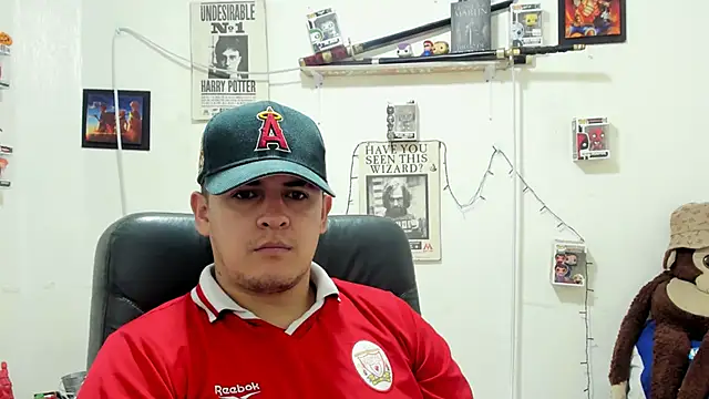 Snapshot of ney_22 chatting on 12.05.25 ney 22 online show from 12.05.25