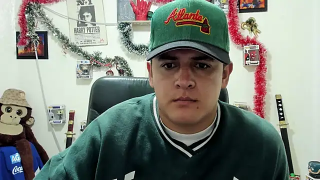 Snapshot of ney_22 chatting on 12.16.25 ney 22 online show from 12.16.25