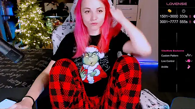 Snapshot of Elfo-s_dreams chatting on 12.26.24 Elfo-s dreams online show from 12.26.24