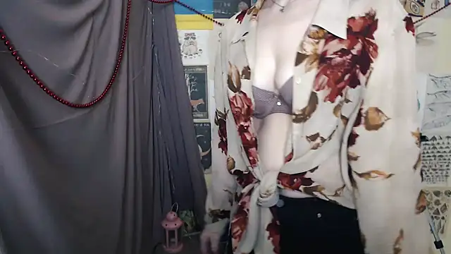 VeryVeryVeryShy  online show from 01.05.25