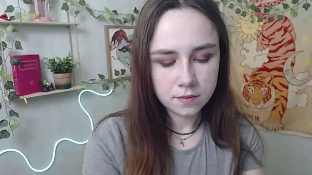 VeryVeryVeryShy  online show from 04.11.26