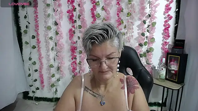 bety-cum2 online show from 02.14.25