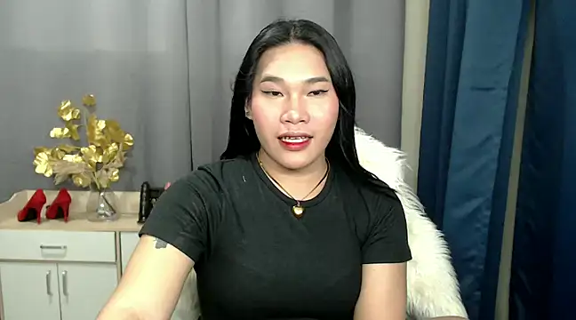 Snapshot of Ur_Fantastic_Lina chatting on 12.24.24 Ur Fantastic Lina online show from 12.24.24