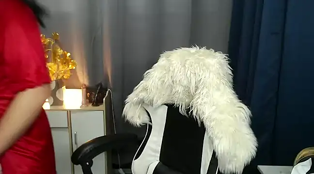 Snapshot of Ur_Fantastic_Lina chatting on 02.10.25 Ur Fantastic Lina online show from 02.10.25