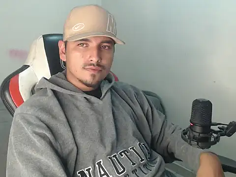 Snapshot of kylian_07 chatting on 08.10.26 kylian 07 online show from 08.10.26
