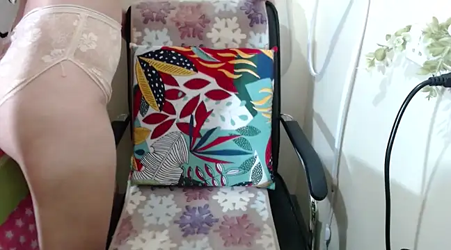 Snapshot of Skinny_regie99xxx chatting on 03.18.25 Skinny regie99xxx online show from 03.18.25