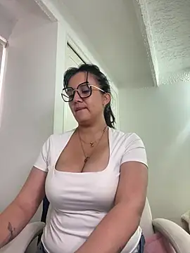 SWEETLILY18 online show from 02.05.25