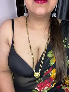 Snapshot of Zoya_Varma004 chatting on 05.17.26 Zoya Varma004 online show from 05.17.26