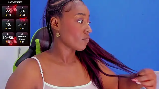 Snapshot of Brunna-Brownn chatting on 12.19.24 Brunna-Brownn online show from 12.19.24