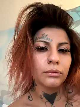 Snapshot of prettypurplep chatting on 11.04.25 prettypurplep online show from 11.04.25