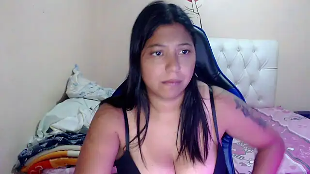 Leylafourniert online show from 10.30.25