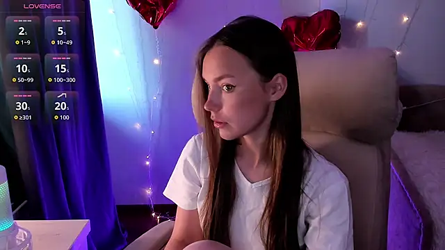 Snapshot of AliceOrlova chatting on 05.18.26 AliceOrlova online show from 05.18.26