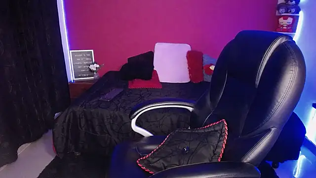 lulubigtitts1 online show from 12.14.24