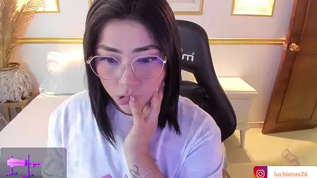 Snapshot of lucy26_ chatting on 03.05.25 lucy26 online show from 03.05.25