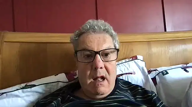 Snapshot of Oldpistolpete chatting on 03.11.25 Oldpistolpete online show from 03.11.25