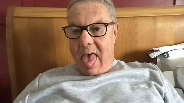 Snapshot of Oldpistolpete chatting on 03.13.25 Oldpistolpete online show from 03.13.25