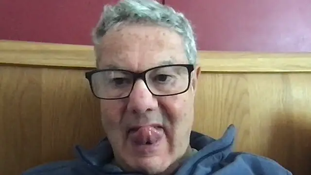 Snapshot of Oldpistolpete chatting on 09.16.25 Oldpistolpete online show from 09.16.25