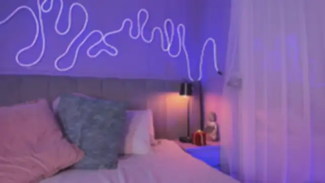 Sofly s online show from 11.28.25