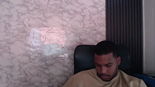 Snapshot of Sandro_xxx chatting on 10.14.25 Sandro xxx online show from 10.14.25