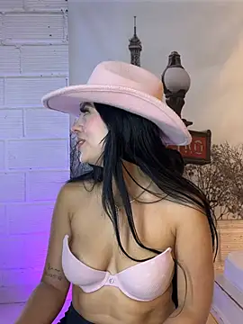 Victoria adaams online show from 06.04.26