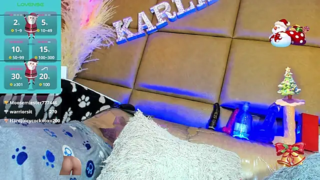 Snapshot of CelesteGill_ chatting on 12.12.24 CelesteGill online show from 12.12.24