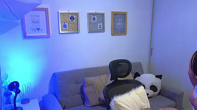 annylouis online show from 11.22.25