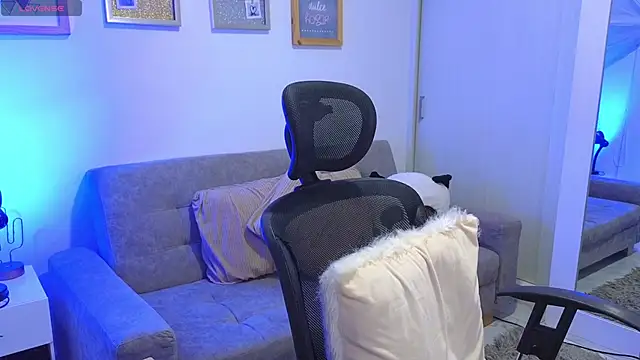 annylouis online show from 11.24.25