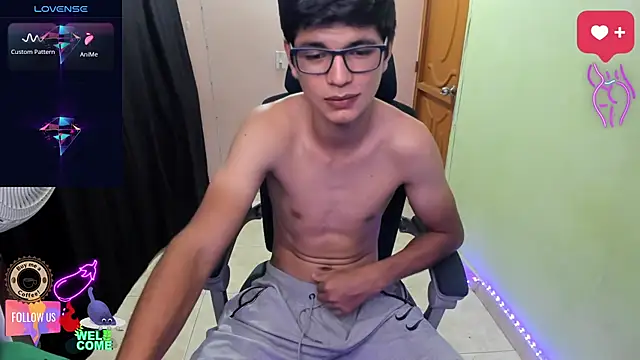 Snapshot of GoldenProject chatting on 10.30.25 GoldenProject online show from 10.30.25