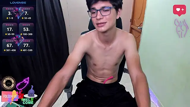 Snapshot of GoldenProject chatting on 11.11.25 GoldenProject online show from 11.11.25