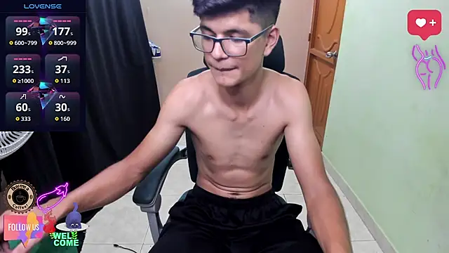 Snapshot of GoldenProject chatting on 11.25.25 GoldenProject online show from 11.25.25