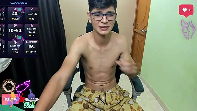 Snapshot of GoldenProject chatting on 11.28.25 GoldenProject online show from 11.28.25