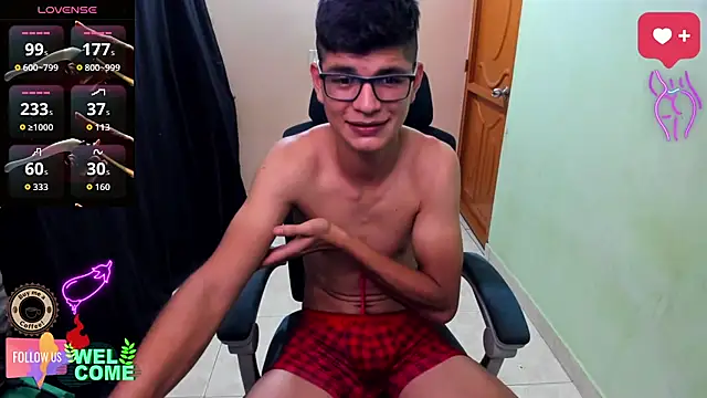 Snapshot of GoldenProject chatting on 12.16.25 GoldenProject online show from 12.16.25