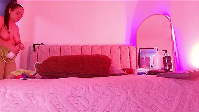  linda milk  online show from 04.18.26