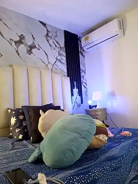 mollieblue69 online show from 12.17.25