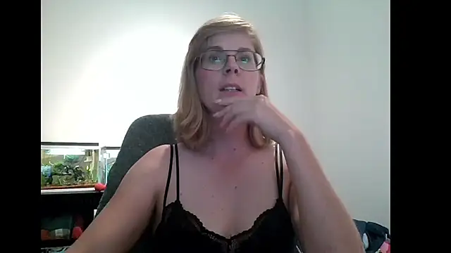 Snapshot of SavannaGirly chatting on 03.13.25 SavannaGirly online show from 03.13.25