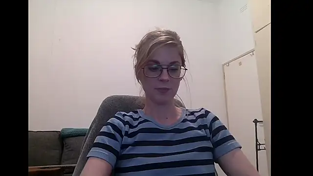 Snapshot of SavannaGirly chatting on 09.17.25 SavannaGirly online show from 09.17.25