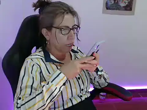 Snapshot of Chayla_Ruiz chatting on 12.17.24 Chayla Ruiz online show from 12.17.24