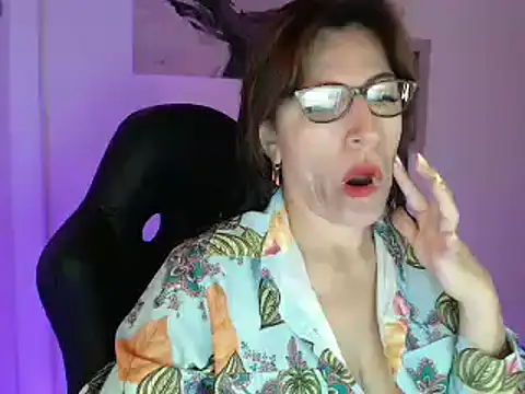 Snapshot of Chayla_Ruiz chatting on 02.04.25 Chayla Ruiz online show from 02.04.25