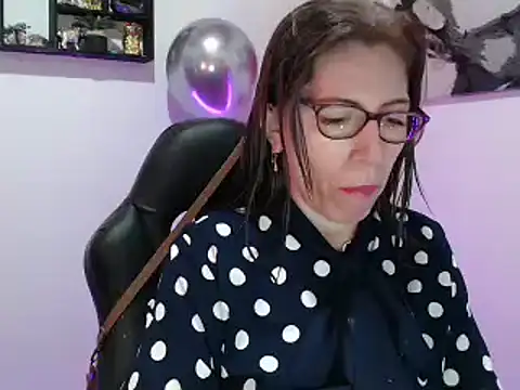 Snapshot of Chayla_Ruiz chatting on 02.25.25 Chayla Ruiz online show from 02.25.25