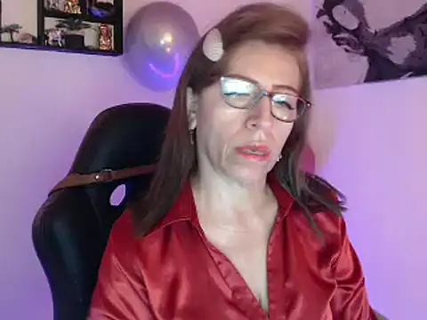 Snapshot of Chayla_Ruiz chatting on 03.11.25 Chayla Ruiz online show from 03.11.25