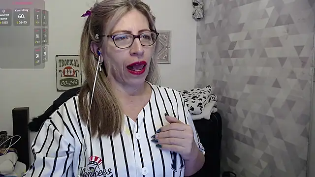 Snapshot of Chayla_Ruiz chatting on 09.19.25 Chayla Ruiz online show from 09.19.25