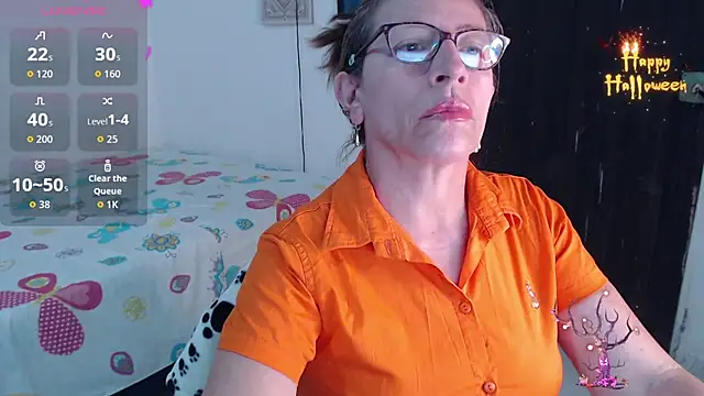 Snapshot of Chayla_Ruiz chatting on 10.10.25 Chayla Ruiz online show from 10.10.25