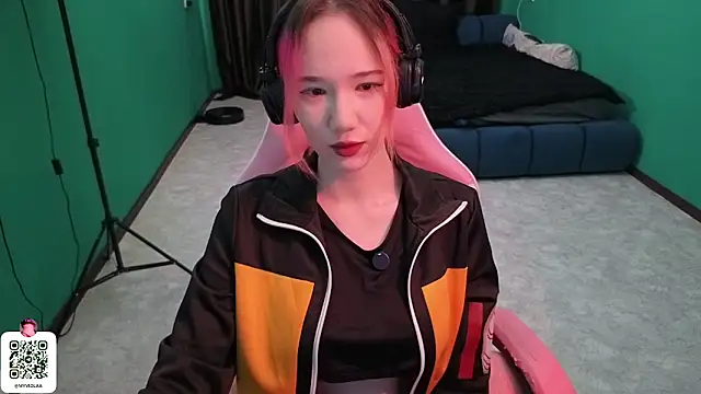 Maya Viola online show from 03.06.26