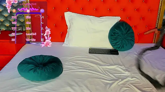 Snapshot of VallerieJones chatting on 02.19.25 VallerieJones online show from 02.19.25