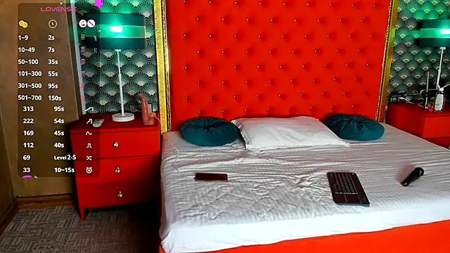 Snapshot of VallerieJones chatting on 11.22.25 VallerieJones online show from 11.22.25