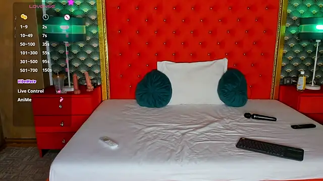 Snapshot of VallerieJones chatting on 12.05.25 VallerieJones online show from 12.05.25