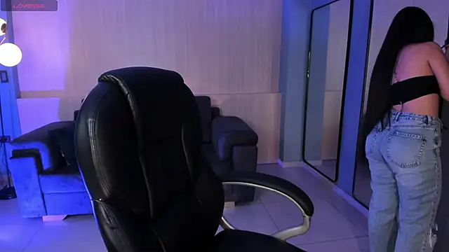 JadeEvansX online show from 01.18.25