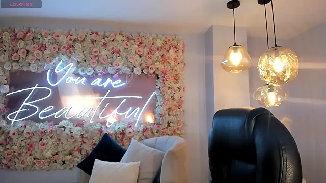 JadeEvansX online show from 11.16.25