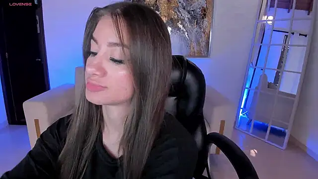 MaryLewis  online show from 02.26.25